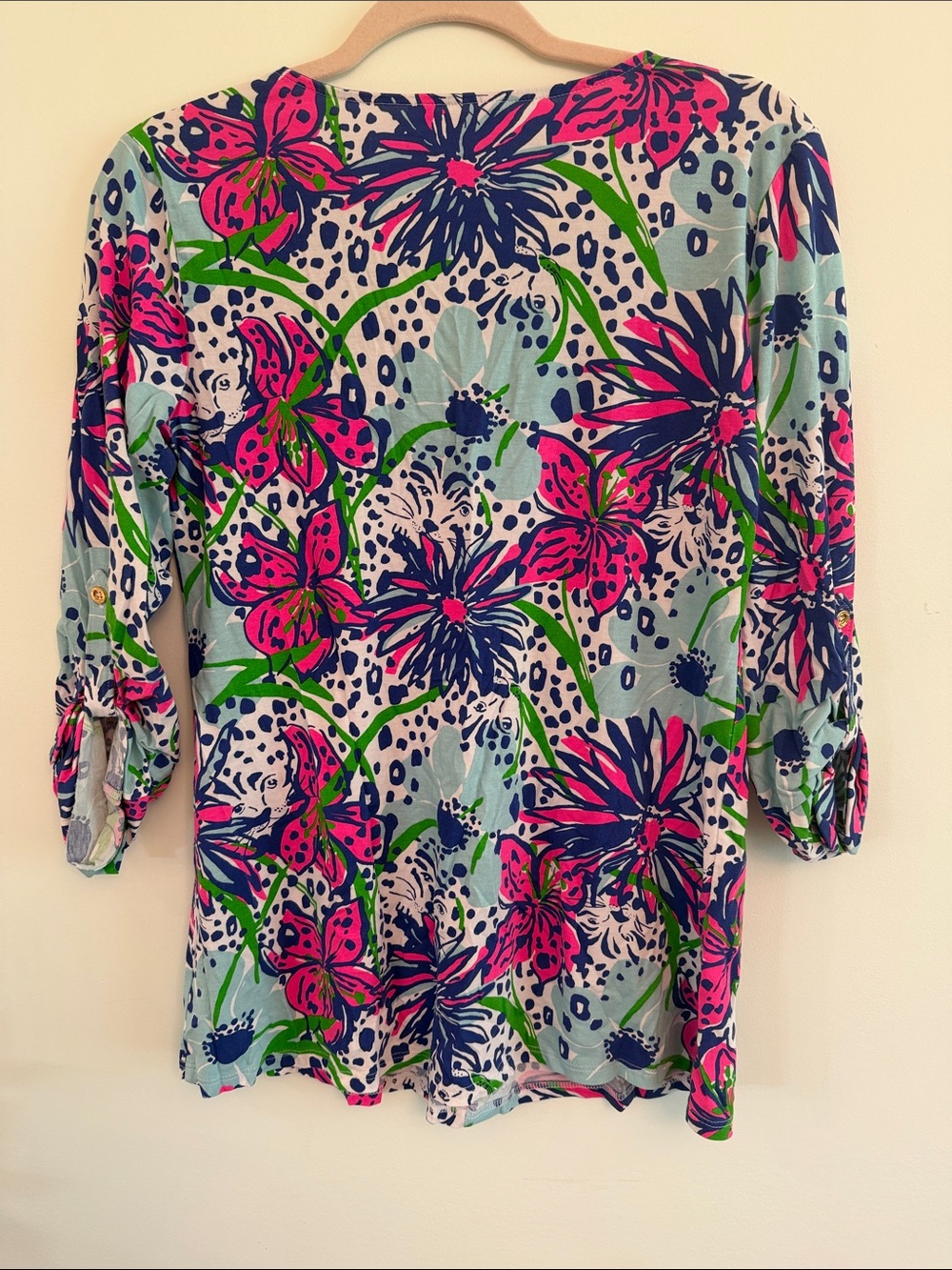 Lilly Pulitzer Blue Pink Green Floral V-Neck Top - Picture 3 of 3
